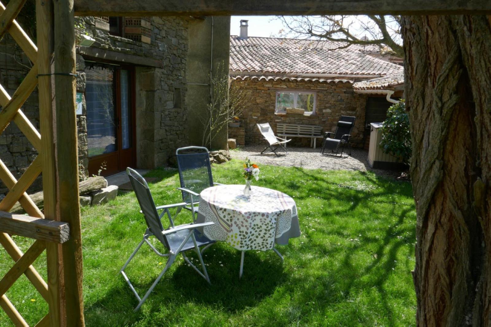 La Petite Maison Dans La Prairie Cassaignes Exterior photo